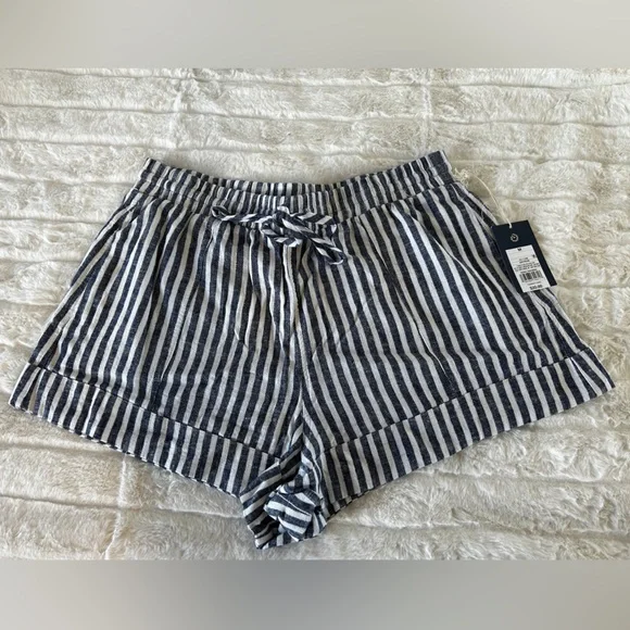 Universal Thread Navy and White Striped Women Shorts - Picture 1 of 3